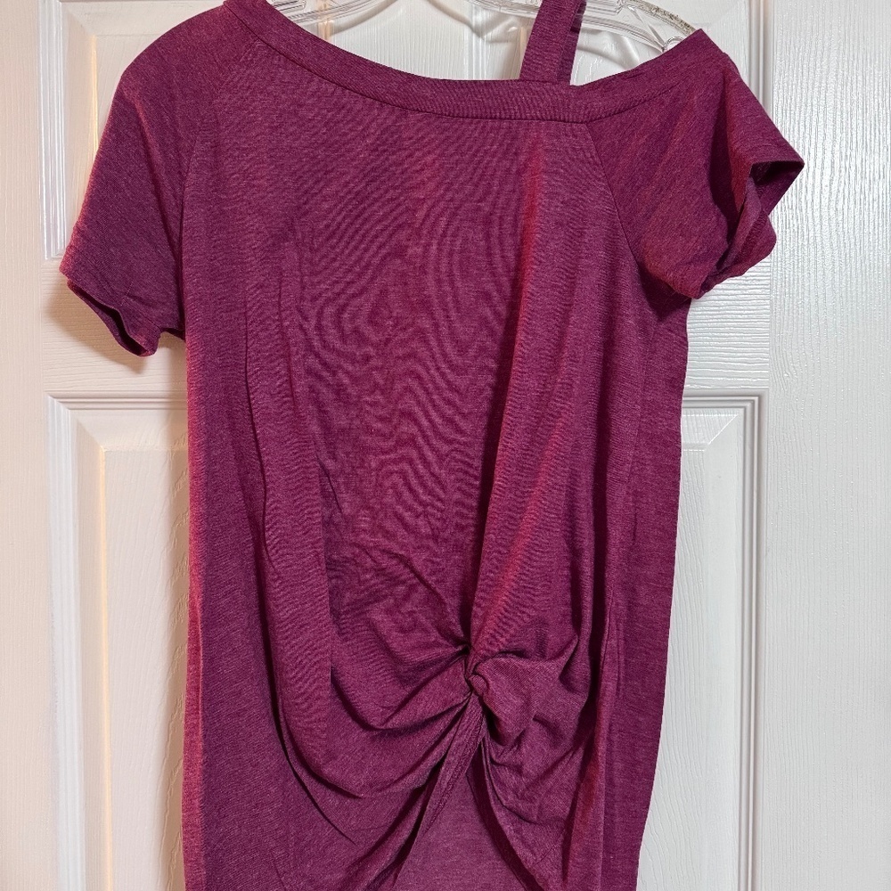 Temofon maroon tee